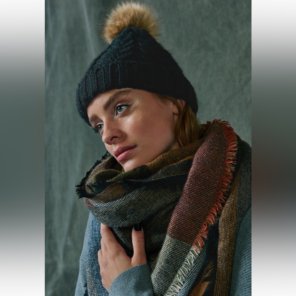 BP Geo Pattern Woven Square Blanket Scarf